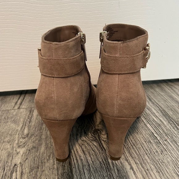 Bandolino Booties - Picture 7 of 9